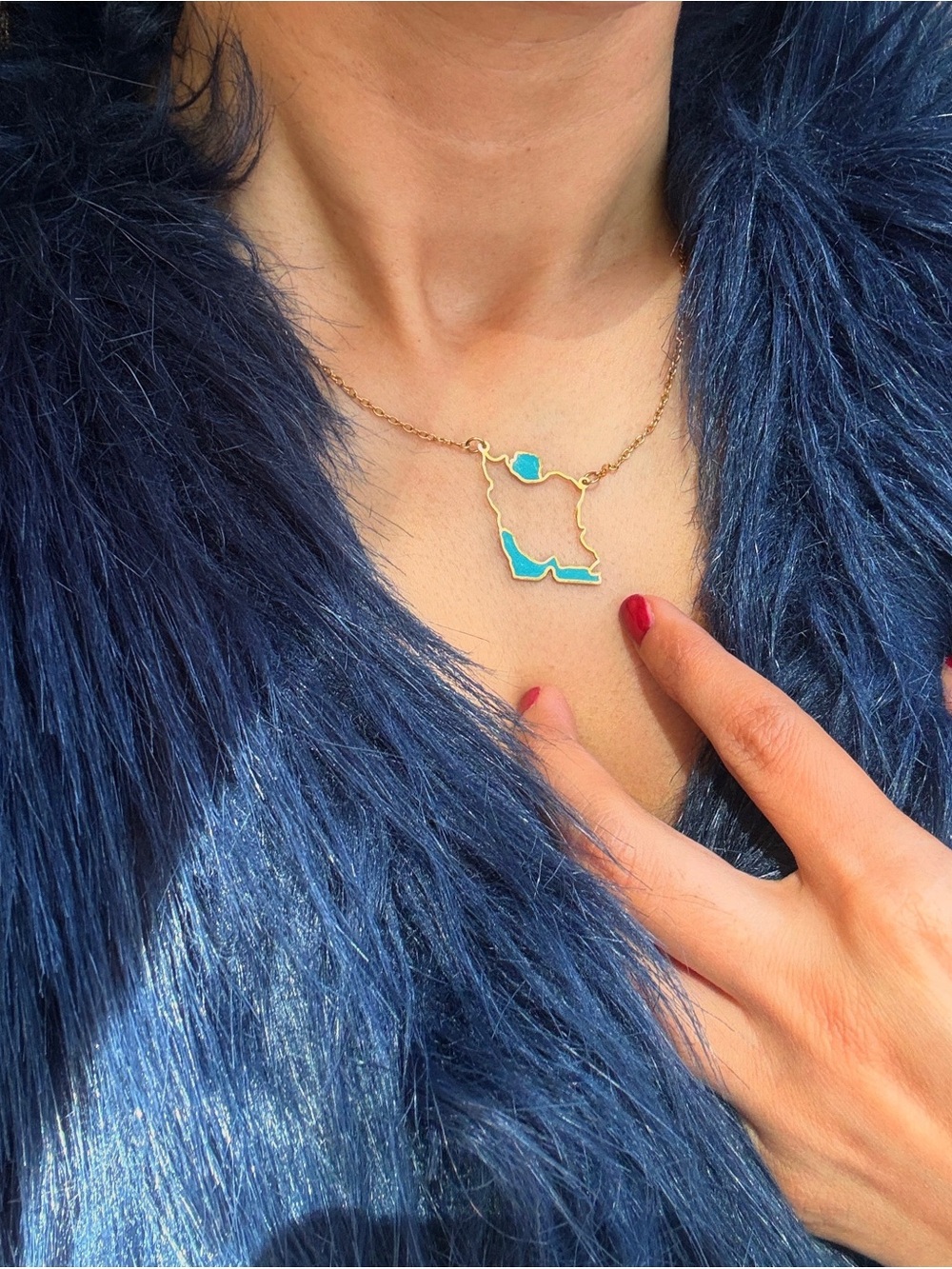 Engraved 18K Gold filled Iran persian Map Persian golf
Necklace